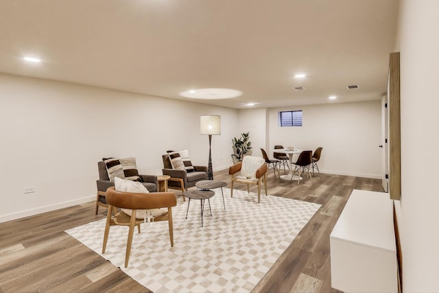 502 S William St, Mount Prospect, IL 60056 - living area with wood finished floors, baseboards, and recessed lighting