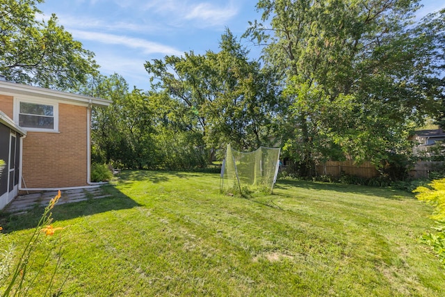 573 Maple Ave, Lisle, IL 60532 - view of yard