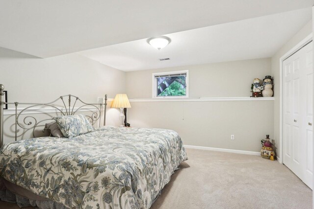 2902 Pleasant Dr, Mchenry, IL 60051 - carpeted bedroom featuring baseboards and a closet