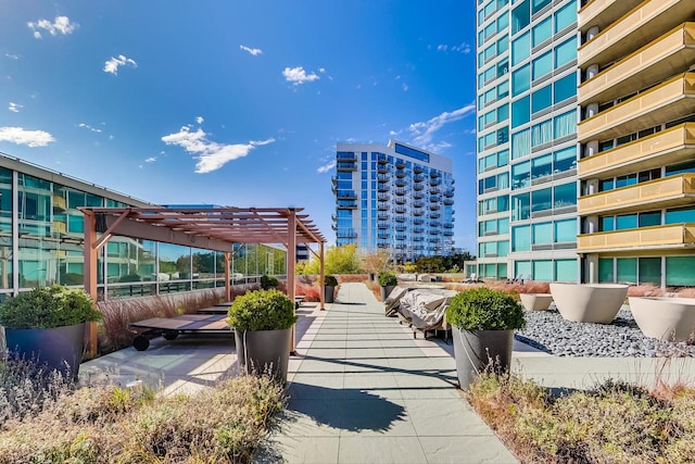 1720 Maple Ave Unit 1270, Evanston, IL 60201 - surrounding community with a pergola