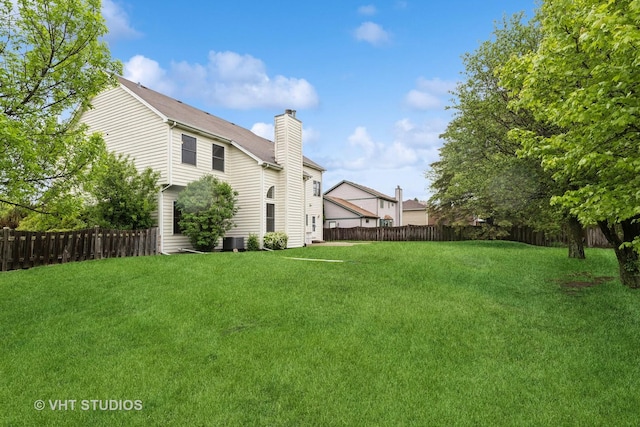 17083 W Tiger Tail Ct, Gurnee, IL 60031 - view of yard featuring cooling unit