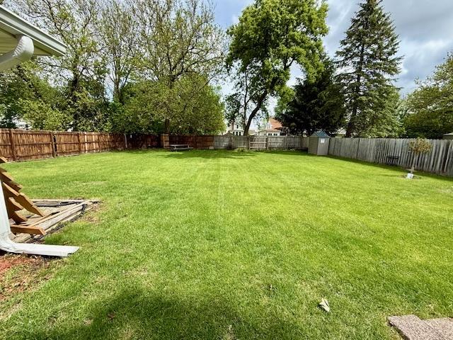 431 Edward St, Sycamore, IL 60178 - view of yard