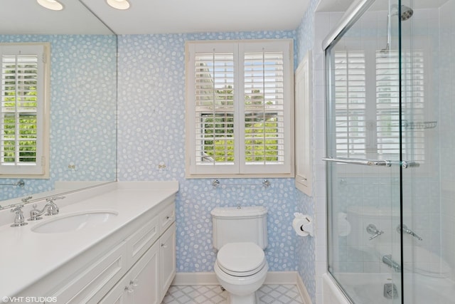 770 E Westminster Rd, Lake Forest, IL 60045 - full bath featuring vanity, shower / bath combination with glass door, and wallpapered walls