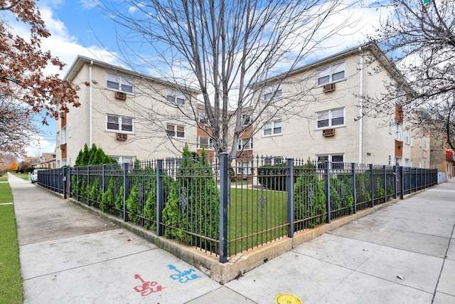 3519 N Central Ave Unit 3B, Chicago, IL 60634 - view of property featuring a fenced front yard