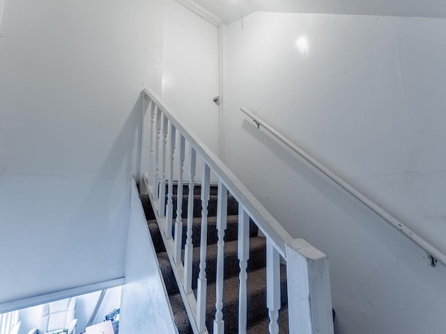 2531 N Lotus Ave, Chicago, IL 60639 - view of stairway
