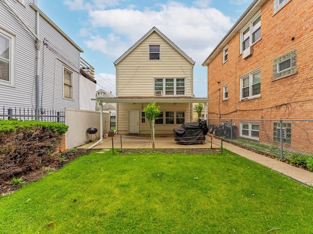 2531 N Lotus Ave, Chicago, IL 60639 - back of house with a patio
