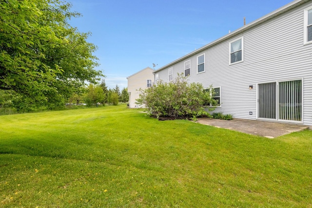 675 Fieldcrest Dr Unit 1A, South Elgin, IL 60177 - view of green lawn with a patio