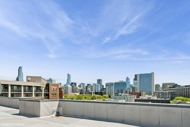 1018 N Larrabee St Unit 3S, Chicago, IL 60610 - view of patio featuring a skyline view