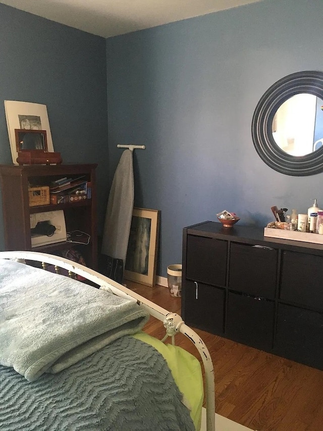142 E Grove St, Lombard, IL 60148 - bedroom with wood finished floors