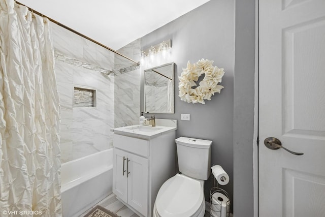 805 S Main St, Wheaton, IL 60189 - bathroom with shower / tub combo with curtain, vanity, and toilet