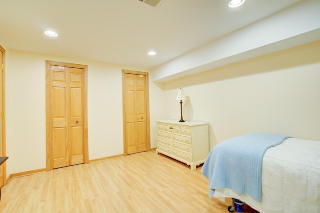 13711 83rd Ave, Orland Park, IL 60462 - bedroom featuring light wood-type flooring, recessed lighting, and baseboards