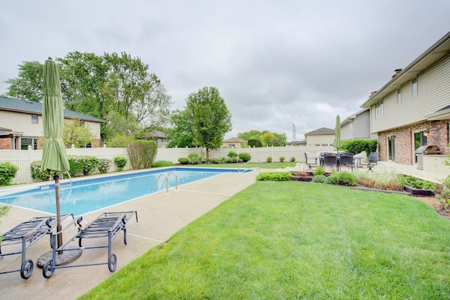 13711 83rd Ave, Orland Park, IL 60462 - view of pool featuring a patio and outdoor dining space