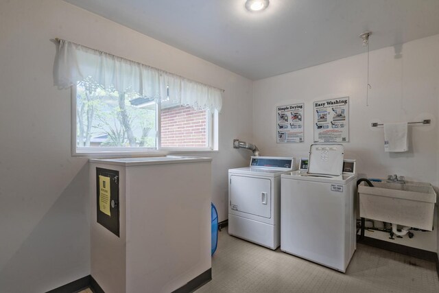 1210 N Dale Ave Unit 2I, Arlington Heights, IL 60004 - community laundry with washer and dryer and baseboards