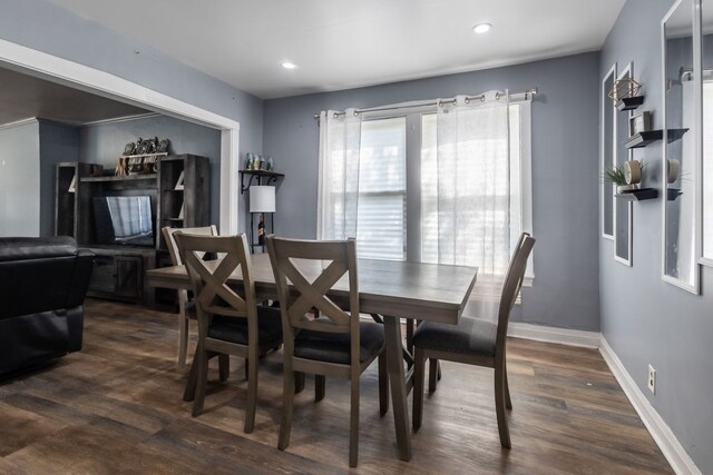 5648 S California Ave, Chicago, IL 60629 - dining space with dark wood-style flooring, baseboards, and recessed lighting