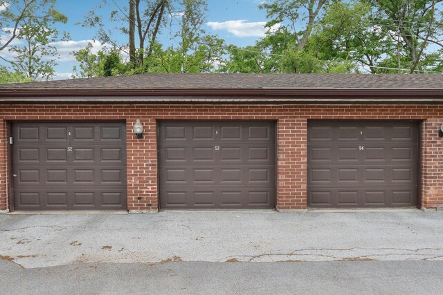 2311 183rd St Unit 203, Homewood, IL 60430 - view of garage
