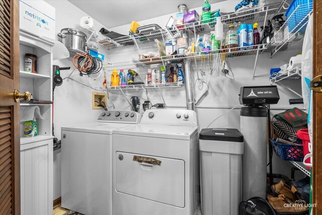 312 Dunham Place Commons Unit 312, Saint Charles, IL 60174 - laundry room with washing machine and clothes dryer