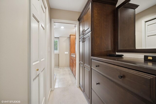 706 Tanglewood Ct, Lake Forest, IL 60045 - hall with light tile patterned flooring