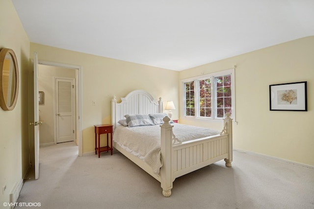 706 Tanglewood Ct, Lake Forest, IL 60045 - bedroom with light carpet and baseboards