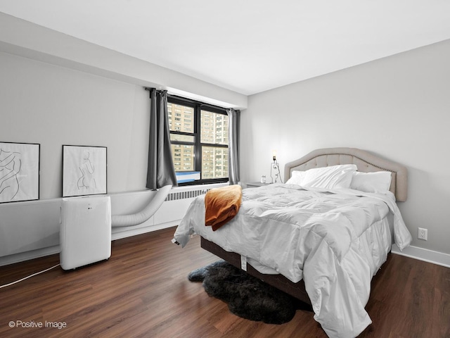6118 N Sheridan Rd Unit 1003, Chicago, IL 60660 - bedroom featuring wood finished floors and baseboards