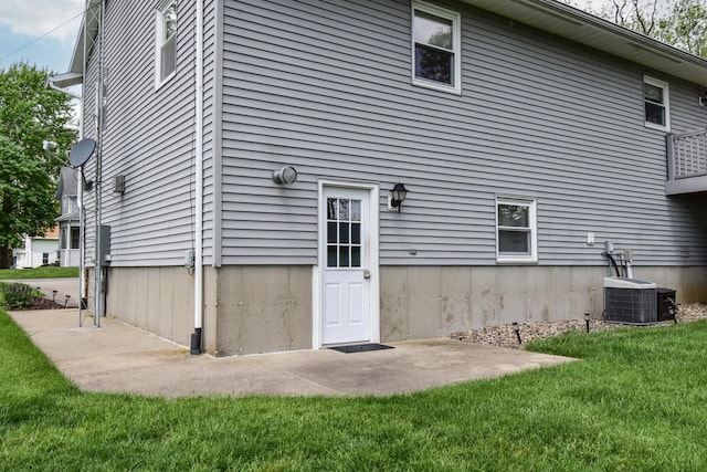 300 N Elm St, Odell, IL 60460 - back of property with a yard