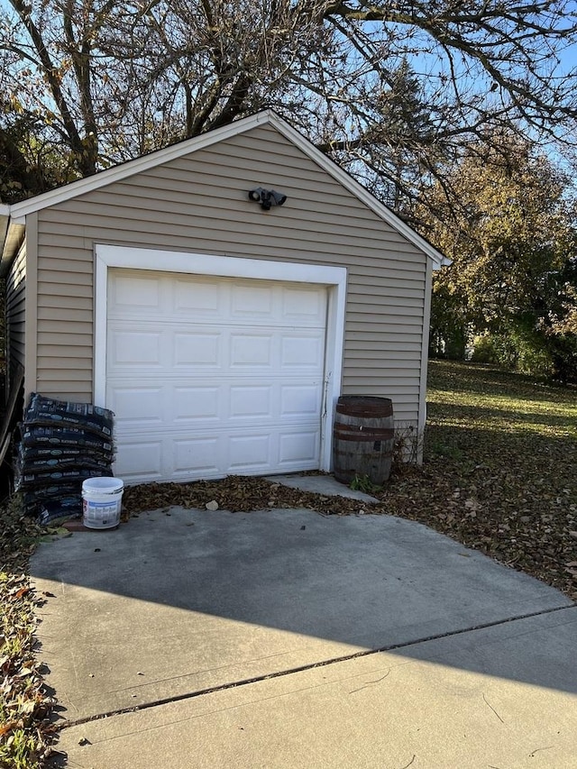 11500 Bell Rd, Lemont, IL 60439 - detached garage featuring concrete driveway