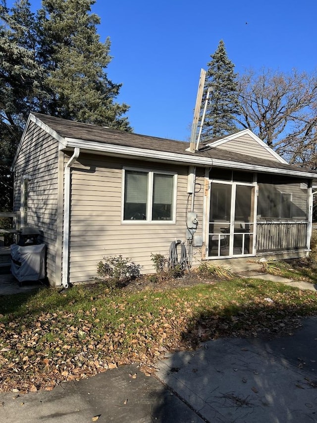 11500 Bell Rd, Lemont, IL 60439 - view of front of house featuring a sunroom