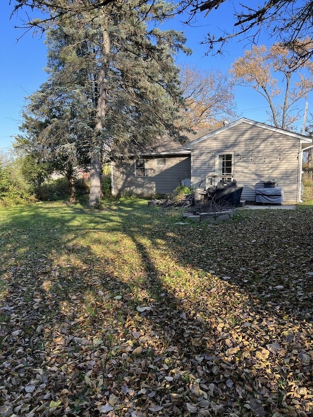 11500 Bell Rd, Lemont, IL 60439 - view of green lawn