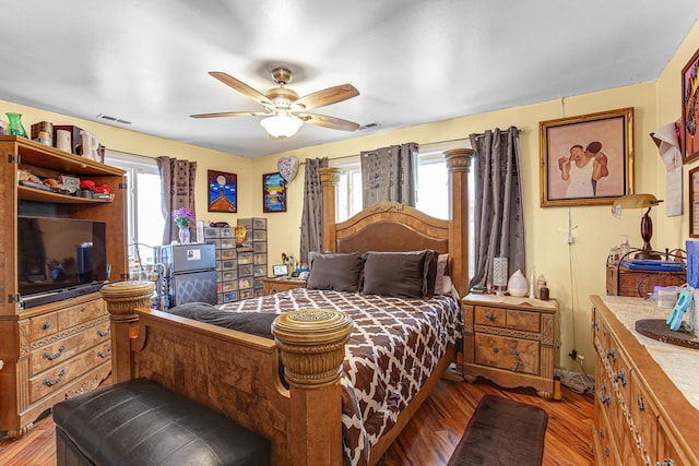 336 Niagara St, Park Forest, IL 60466 - bedroom featuring wood finished floors and a ceiling fan