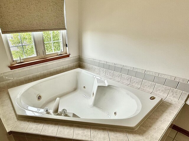 1849 Moorland Ln, Crystal Lake, IL 60014 - full bathroom featuring a whirlpool tub and tile patterned floors