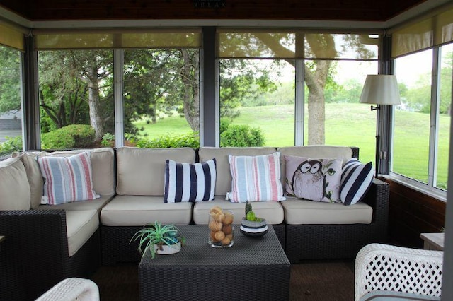 862 Wimbleton Ln, Crystal Lake, IL 60014 - sunroom with an outdoor hangout area