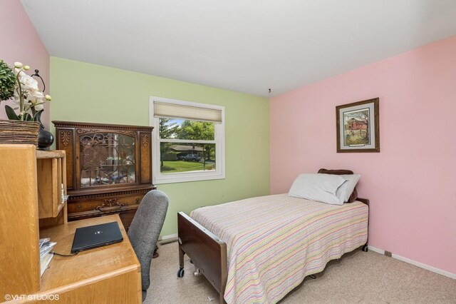 862 Wimbleton Ln, Crystal Lake, IL 60014 - carpeted bedroom with baseboards