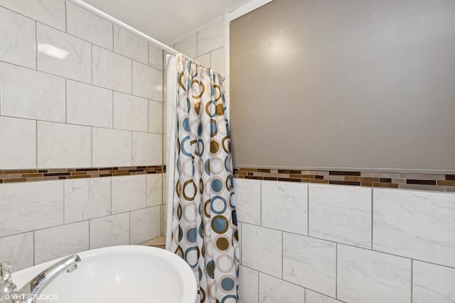 2110 Hermon Ave, Zion, IL 60099 - full bathroom featuring tiled shower and a sink