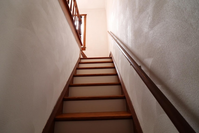 4977 N Mount Vernon Rd, Forreston, IL 61030 - stairs with a towering ceiling