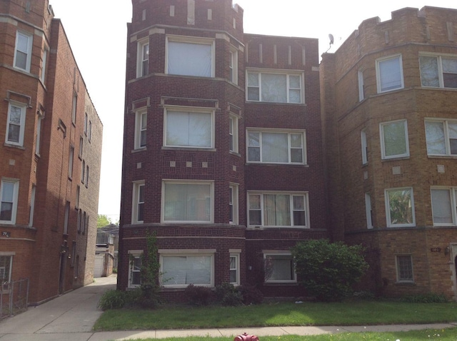 7965 S Phillips Ave, Chicago, IL 60617 - photo 1