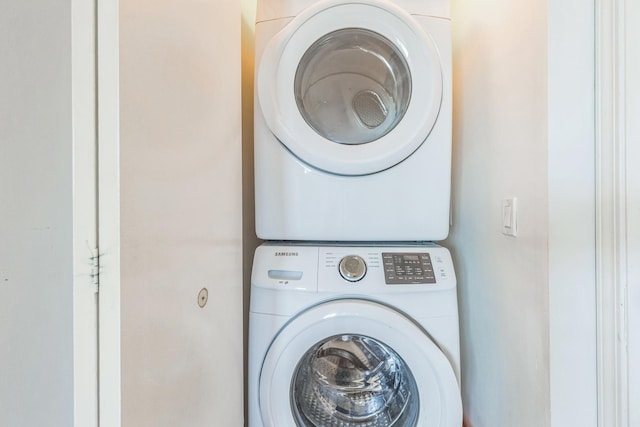 1629 S Prairie Ave Unit 1503, Chicago, IL 60616 - washroom featuring estacked washer and dryer