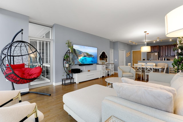1629 S Prairie Ave Unit 1503, Chicago, IL 60616 - living area featuring wood finished floors and baseboards