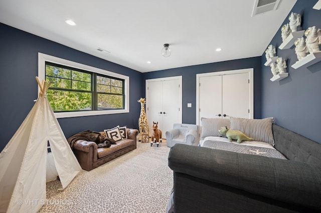 490 S Waukegan Rd, Lake Forest, IL 60045 - carpeted living room with recessed lighting