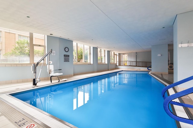 25 E Superior St Unit 2805, Chicago, IL 60611 - view of indoor pool