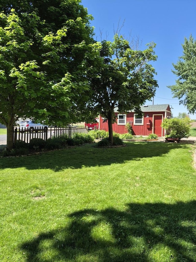 123 W Maple St, Franklin Grove, IL 61031 - view of yard