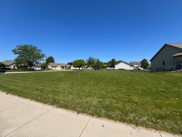 1313 Oakmont Ct, Sandwich, IL 60548