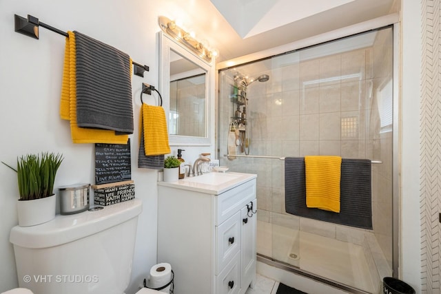 914 N Austin Blvd Unit B10, Oak Park, IL 60302 - bathroom with toilet, vanity, and tiled shower