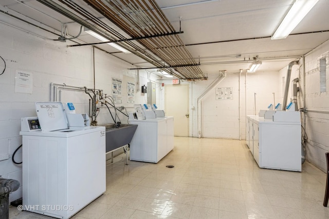 914 N Austin Blvd Unit B10, Oak Park, IL 60302 - shared laundry with washing machine and clothes dryer and concrete block wall
