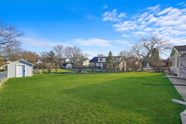 975 Patriot Ln, Hoffman Estates, IL 60192 - view of yard featuring a residential view