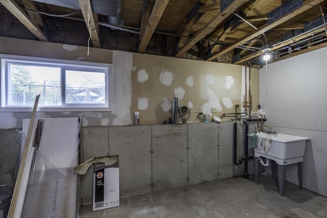 1525 Grove Dr, Round Lake Beach, IL 60073 - below grade area with a sink