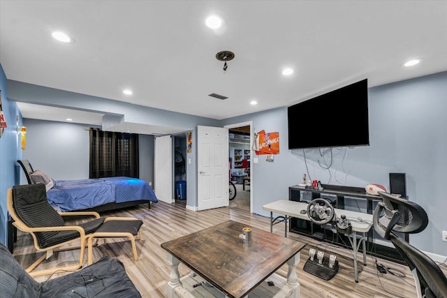 956 E Orleans St, Paxton, IL 60957 - bedroom featuring light wood-style floors and recessed lighting
