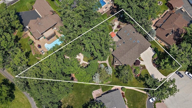 10348 Woburn Ct, Orland Park, IL 60462 - aerial overview of property's location featuring a pool and property boundaries highlighted