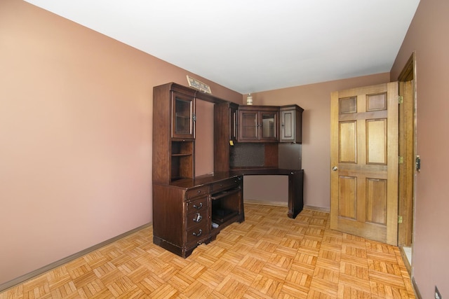 454 Hemlock Ln, Roselle, IL 60172 - unfurnished office featuring baseboards
