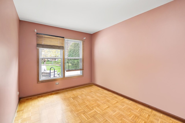 454 Hemlock Ln, Roselle, IL 60172 - unfurnished room featuring baseboards