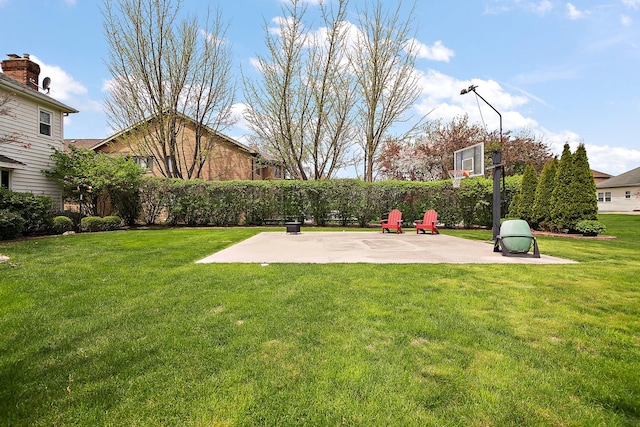 454 Hemlock Ln, Roselle, IL 60172 - view of yard featuring a patio area