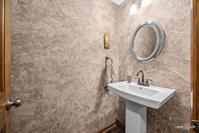 1359 Pine St, Batavia, IL 60510 - bathroom with a sink